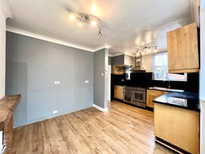 Dining Kitchen- click for photo gallery